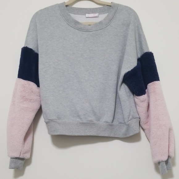 Tops - Like 🆕️ Sherpa Sleeve Sweatshirt